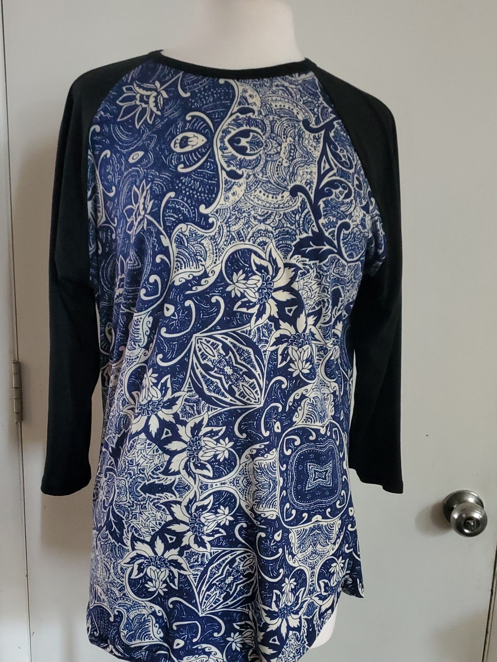 LuLaRoe Navy and White Floral Paisley Raglan Long Sleeve Top